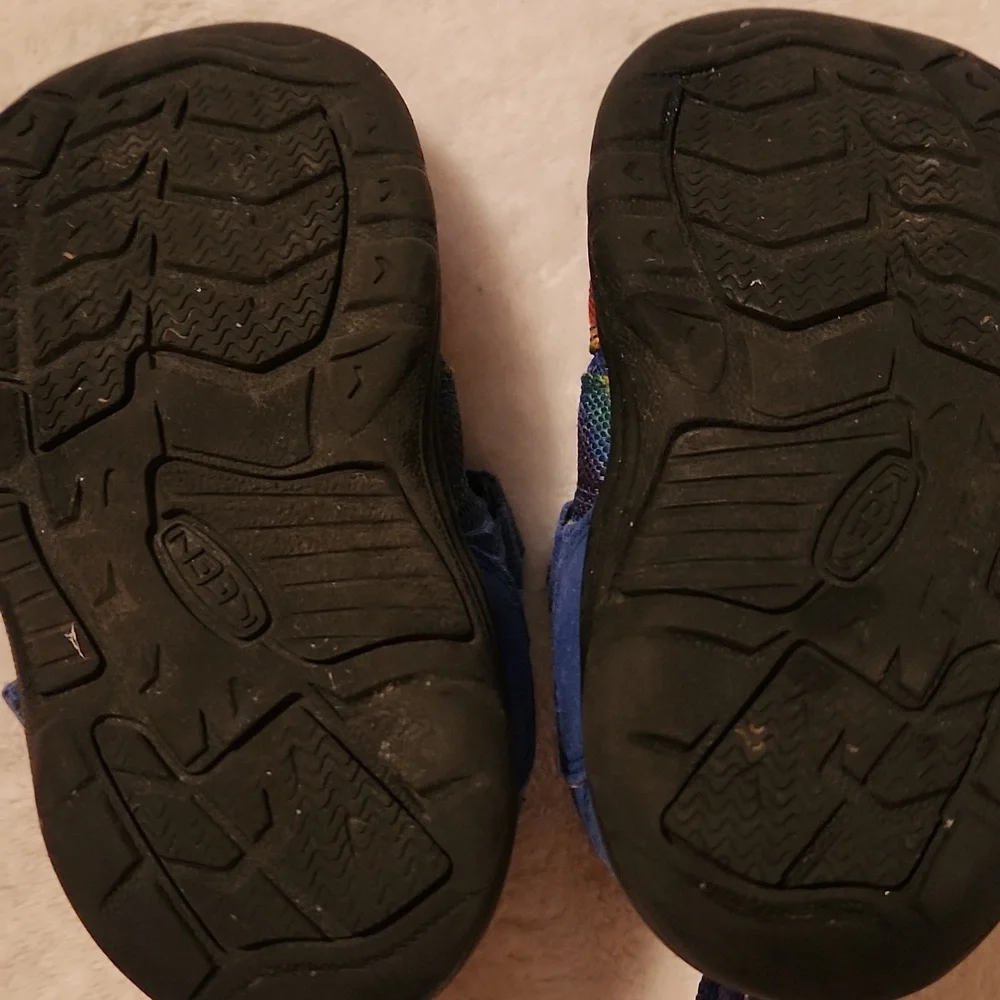 Keen Toddler Blue and Rainbow Sandals Size 7 - Picture 3 of 10